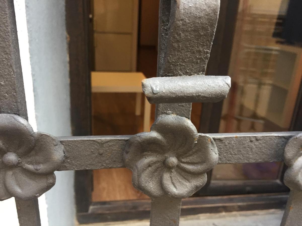 Apartamento Casa Latre Lägenhet Barbastro Exteriör bild